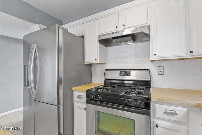 Building Photo - 653 Pete Payan Dr