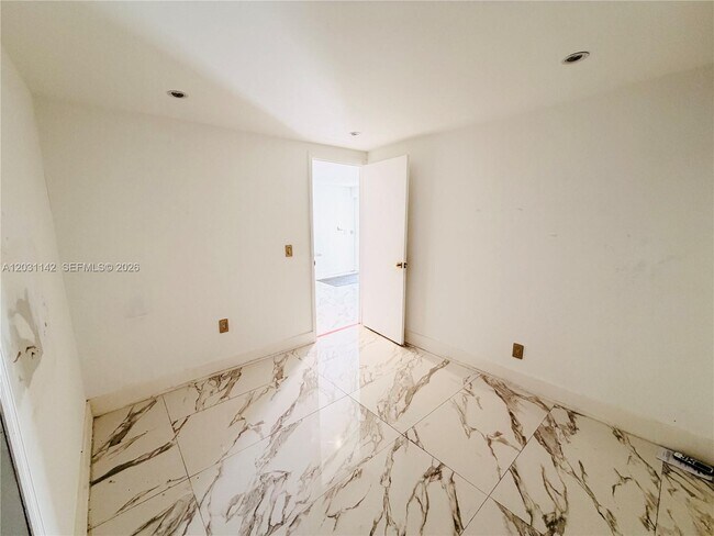 Building Photo - 201 Calle Grande Dr
