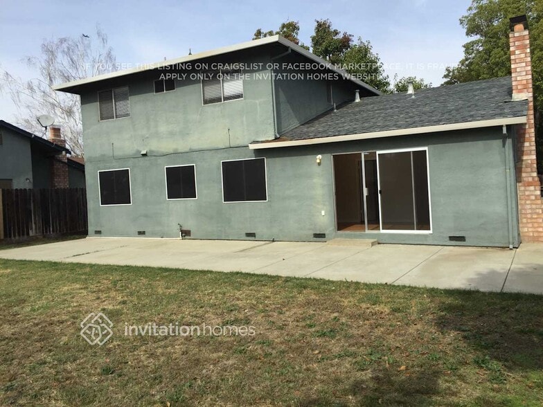 Building Photo - 1870 Woodglen Ln
