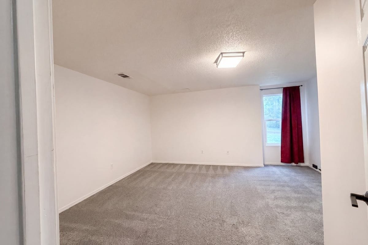Building Photo - 16802 Enderbush Ln