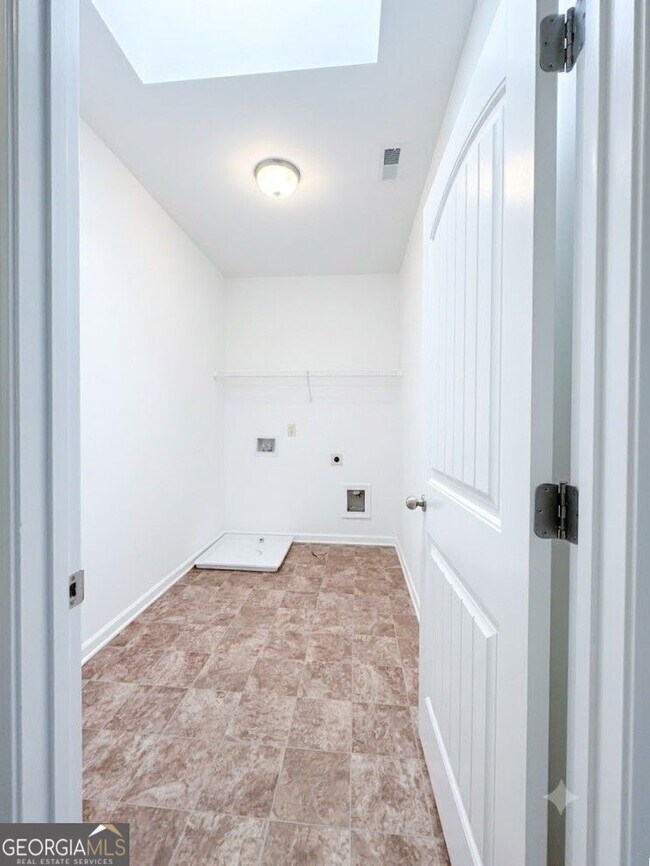 Building Photo - 1086 Blind Brook Cir