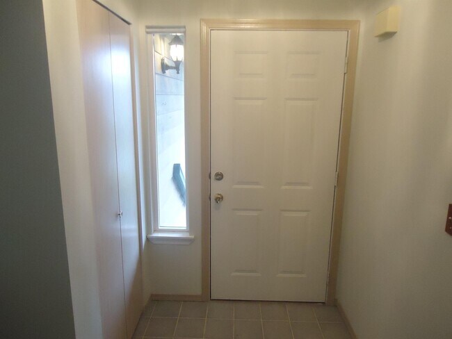 Building Photo - 211 Noble Way