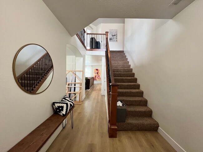 Building Photo - 2049 S Meadow Marsh Dr