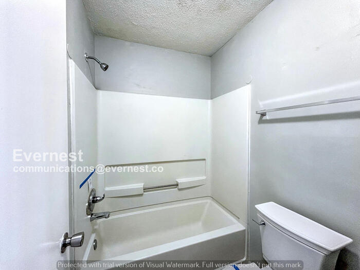 Building Photo - 6220 Forestgate Rd