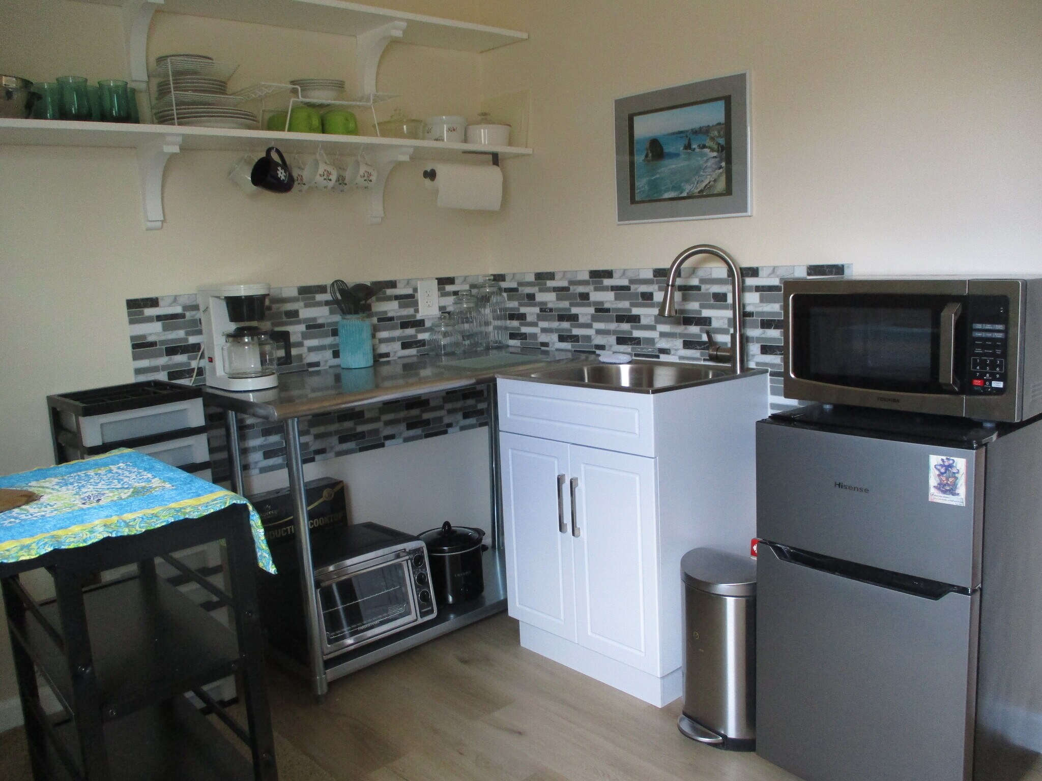 Kitchenette -- Sink, Fridge, Microwave - 56 La Cruz Ave