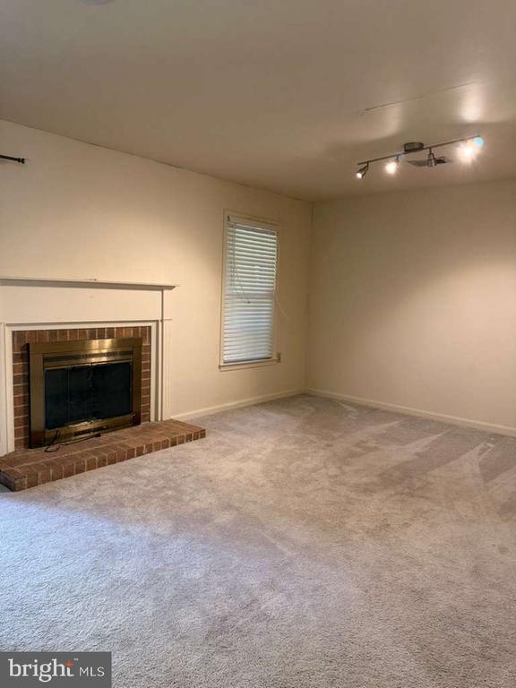 Building Photo - 5976 Norham Dr