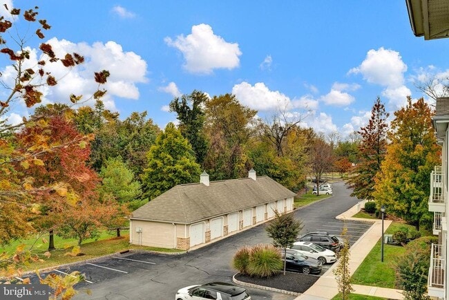 Building Photo - 60 Kyle Way