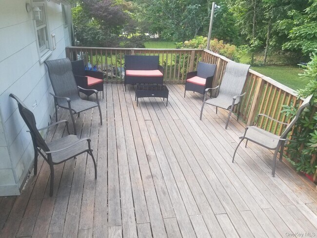 Building Photo - 7 Merriewold Ln S