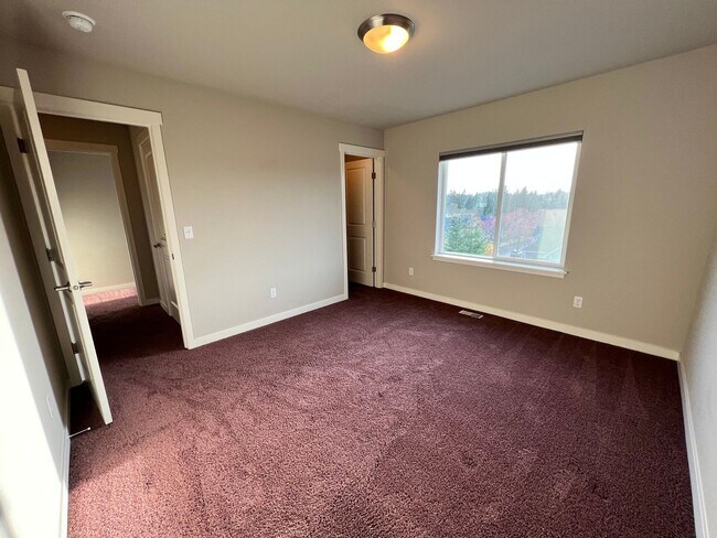 Building Photo - 3bed/2.5bath with Lofted Space at Harbor Crossing!