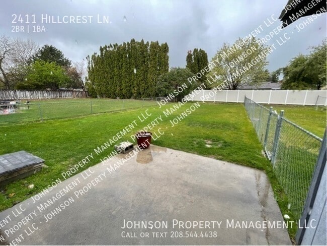 Building Photo - 2411 Hillcrest Ln