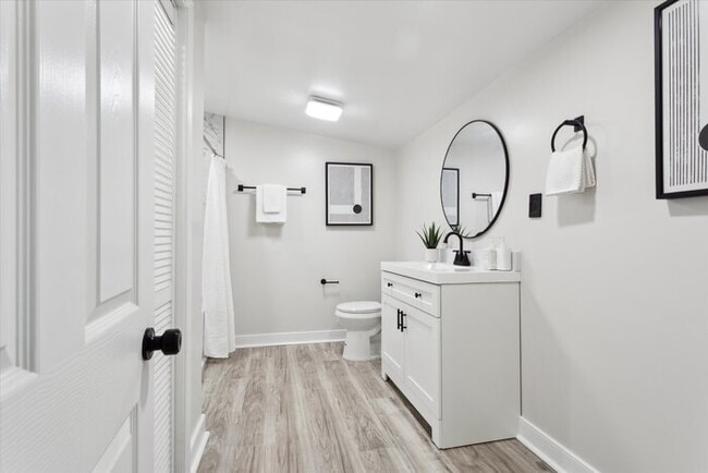 Building Photo - 3885 Strawberry Plains Rd