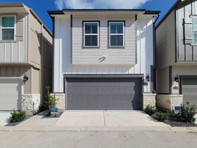 Building Photo - 3 Bed Home for Rent in Park Row Village West | Houston TX 77084
