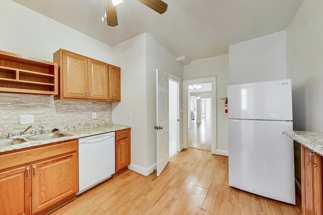 Building Photo - 137 R St NE