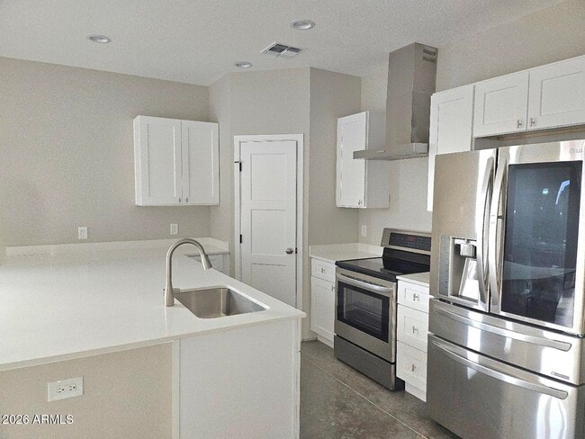 Building Photo - 1401 S 11th Ave