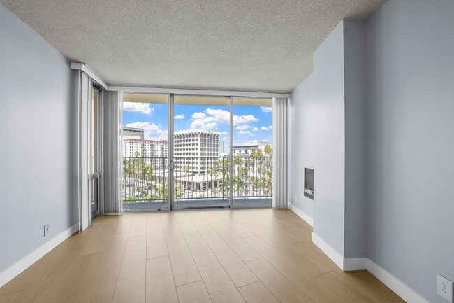 Building Photo - 700 E Ocean Blvd