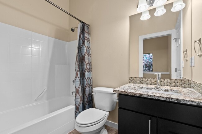 Building Photo - 2bd/2.5ba Seattle Townhome