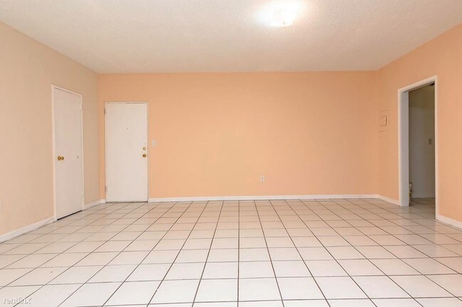 Building Photo - 1880 S Treasure Dr