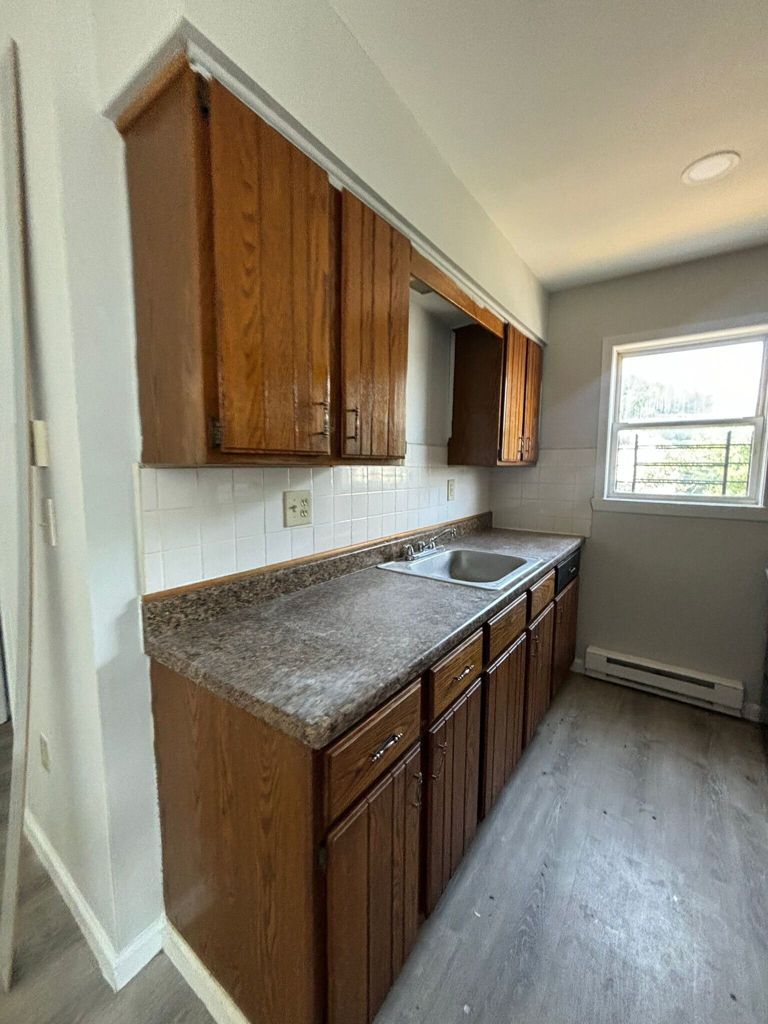 394 S 6th St 2R - 387 S 6th St