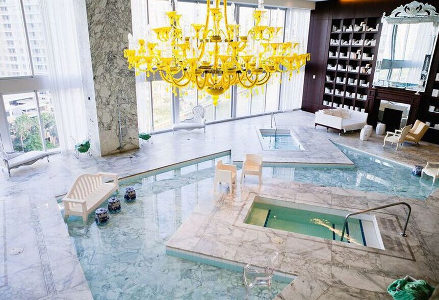 Building Photo - 485 Brickell Ave