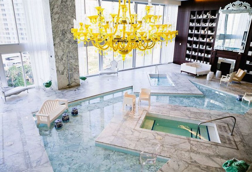 Building Photo - 495 Brickell Ave