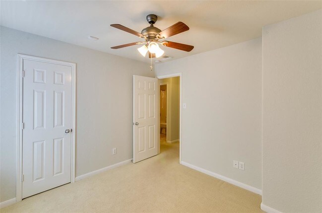 Building Photo - 3302 Legends Landing Dr