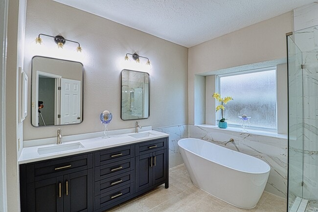 Building Photo - 427 Birch Hill Dr