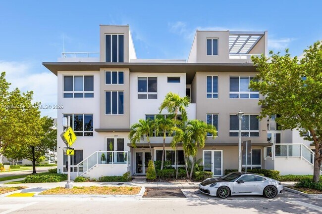 Building Photo - 10471 NW 66th St