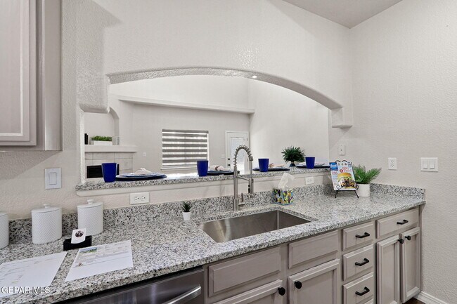 Building Photo - 3121 Tierra Paola Ln