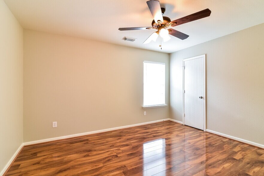 Building Photo - 11315 Sugar Bowl Dr