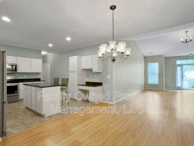 Building Photo - 8627 Grassy Oak Trail