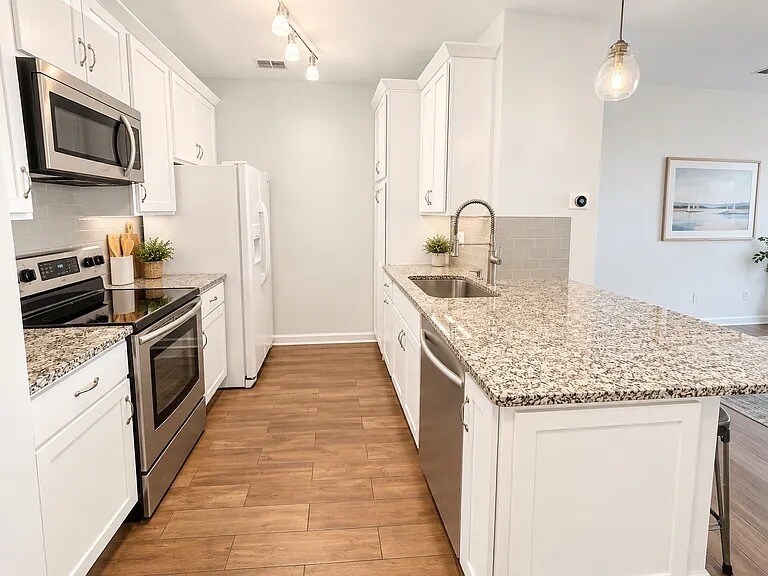 Building Photo - 5000 Culbreath Key Way