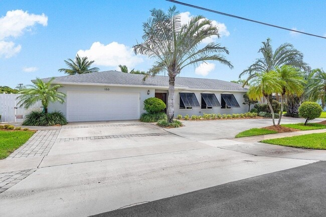 Building Photo - 150 SW 11th Ct