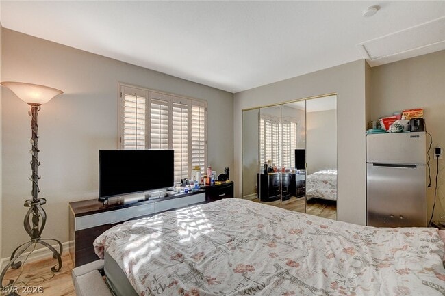 Building Photo - 2408 El Cortez Ave