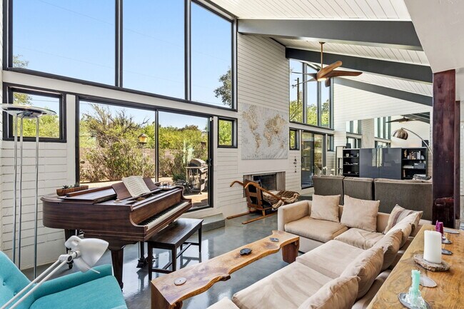 Building Photo - 3920 N Cactus Blvd