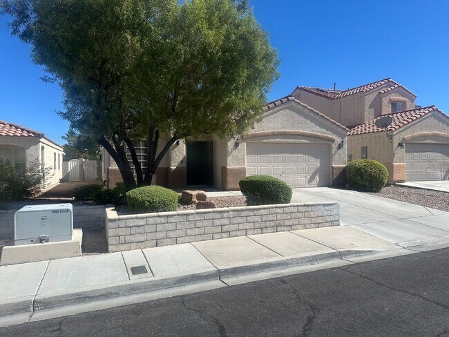 Building Photo - NW!! Single Story Home!! No Carpet!! Pot S...