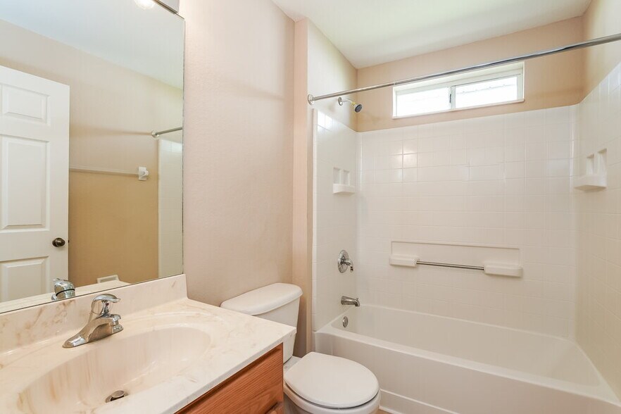 Building Photo - 11341 Lake Cypress Loop