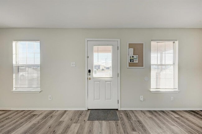 Building Photo - 107 W Brenham St