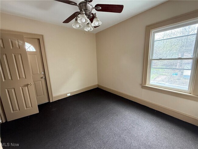Building Photo - 3147 W 82nd St