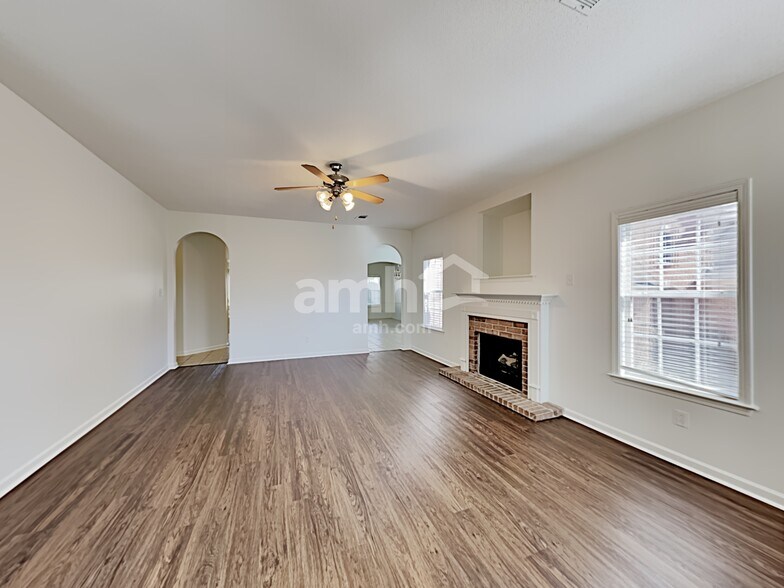 Building Photo - 10242 Spruce Grove Ln