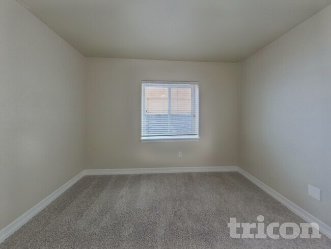 Building Photo - 13485 Park Meadows Dr