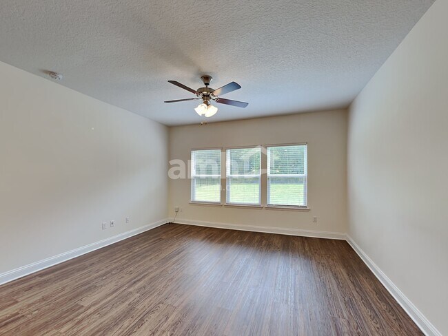 Building Photo - 887 Sunny Stroll Dr