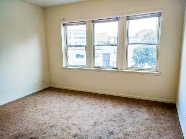 Bed Room - 514 Saint Paul St