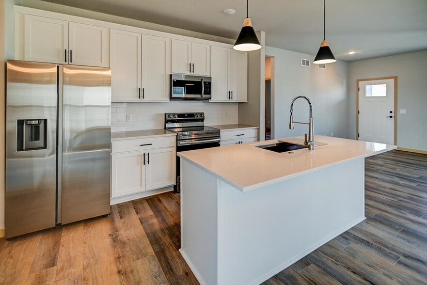 Building Photo - 4831 Suelo Rd