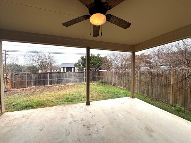 Building Photo - 1000 Drake Cove