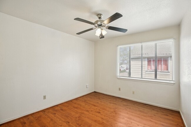 Building Photo - 8379 La Roche Ln