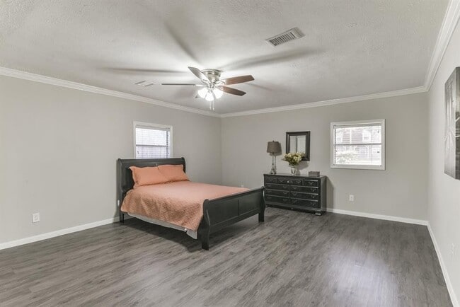 Building Photo - Beautiful 3 Bedroom Home in Santa Fe,