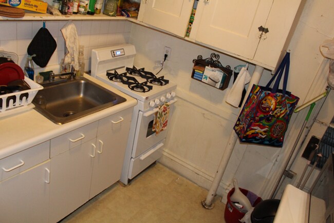 Building Photo - 52 Charlesgate E