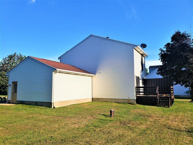 Building Photo - 6509 Blossomwood Cir NE