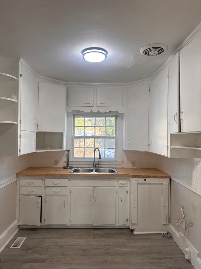 Building Photo - RENTAL HOME 3BD/2BTH