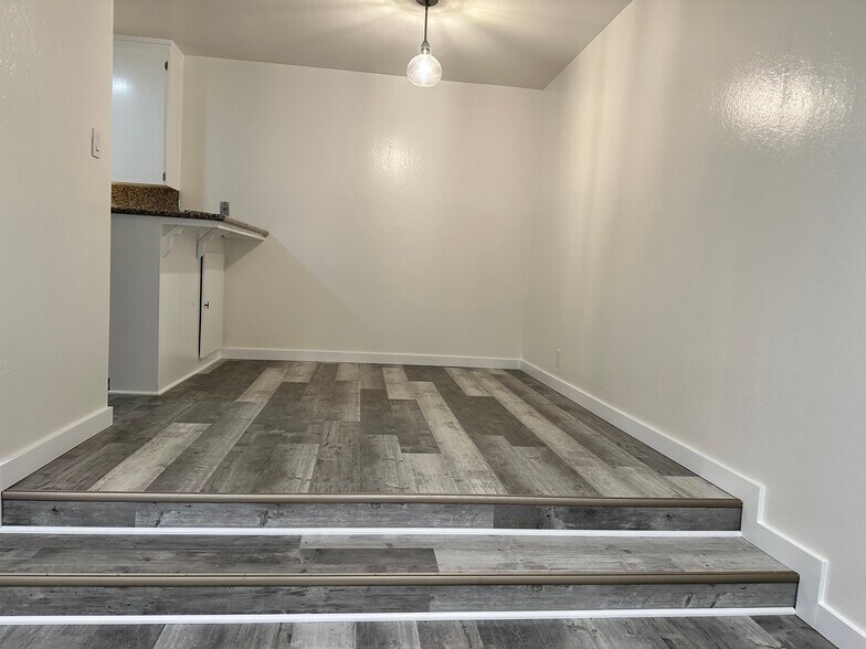 Dining - 1591 Ellis St